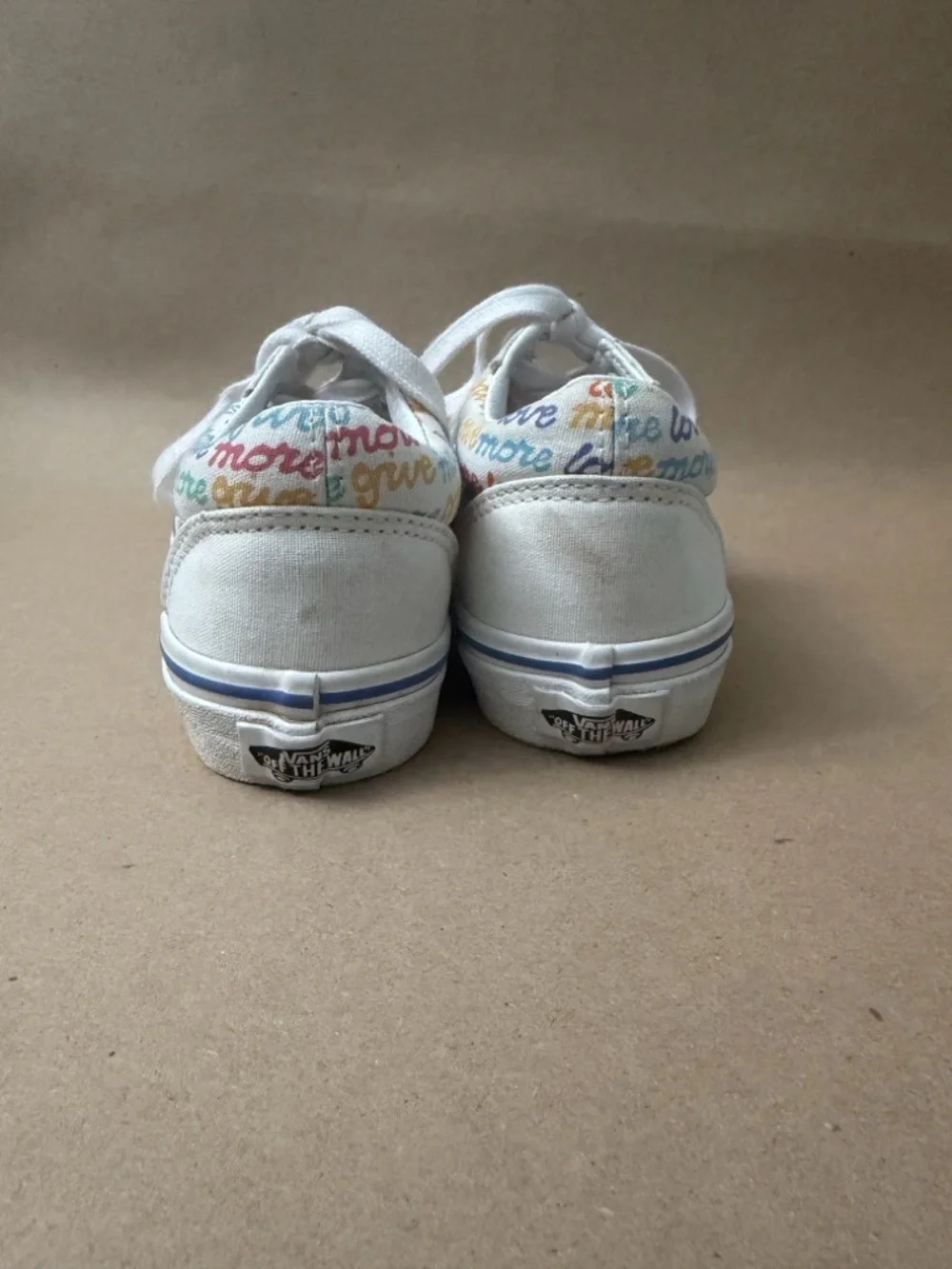 Vans Kids White Canvas Low-Top Sneakers with Multicolor 'love' Script